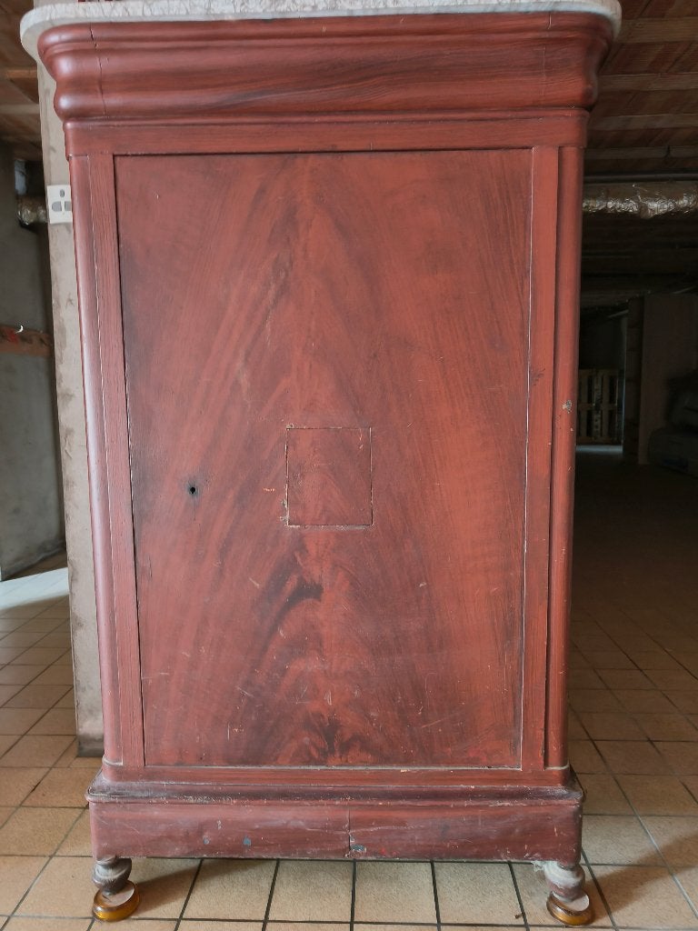 Oude kast met kluis, Ophalen