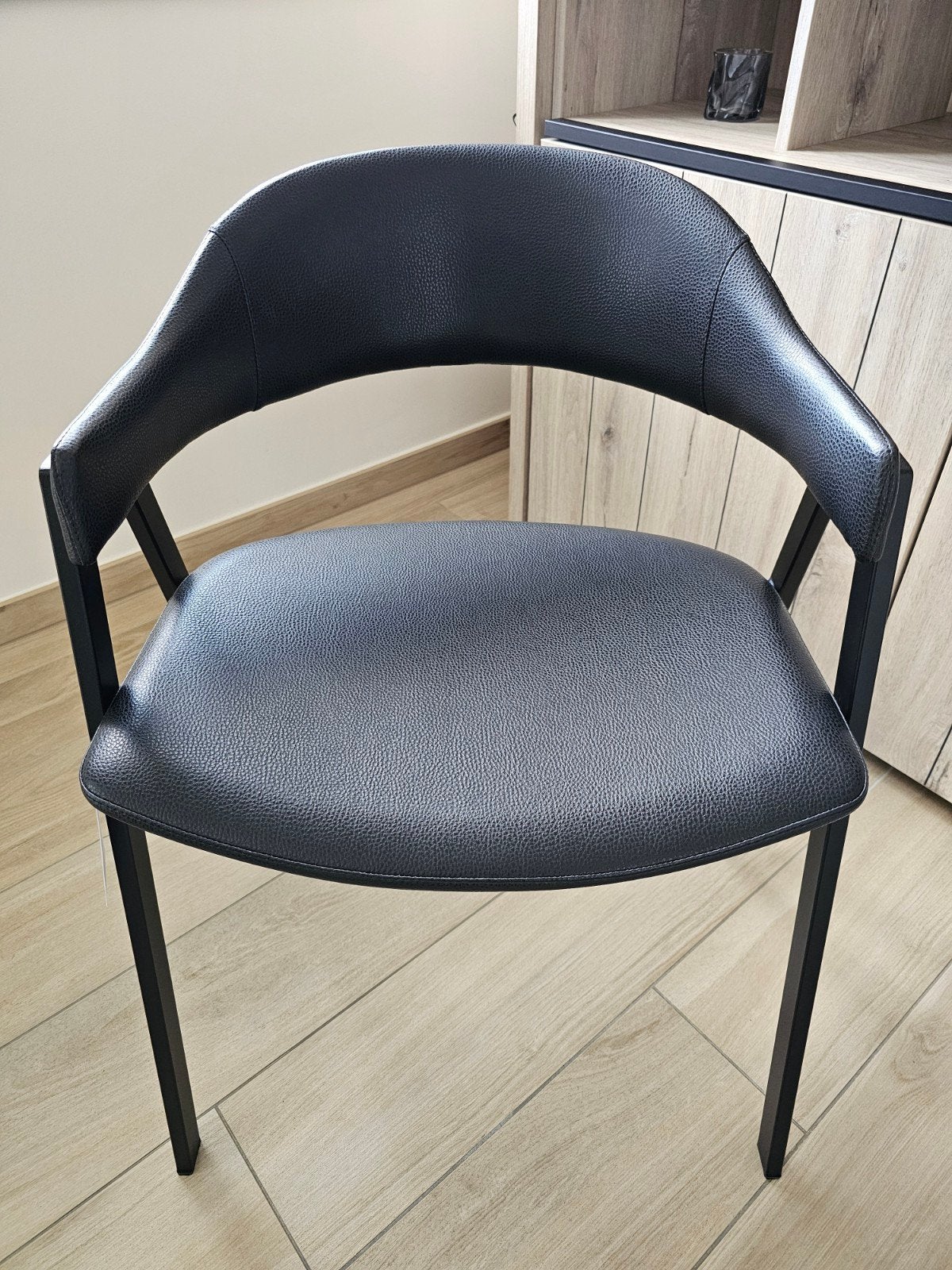 4 lederen zwarte disign stoelen, Huis en Inrichting, Ophalen, Strak modern, Zwart, Leer