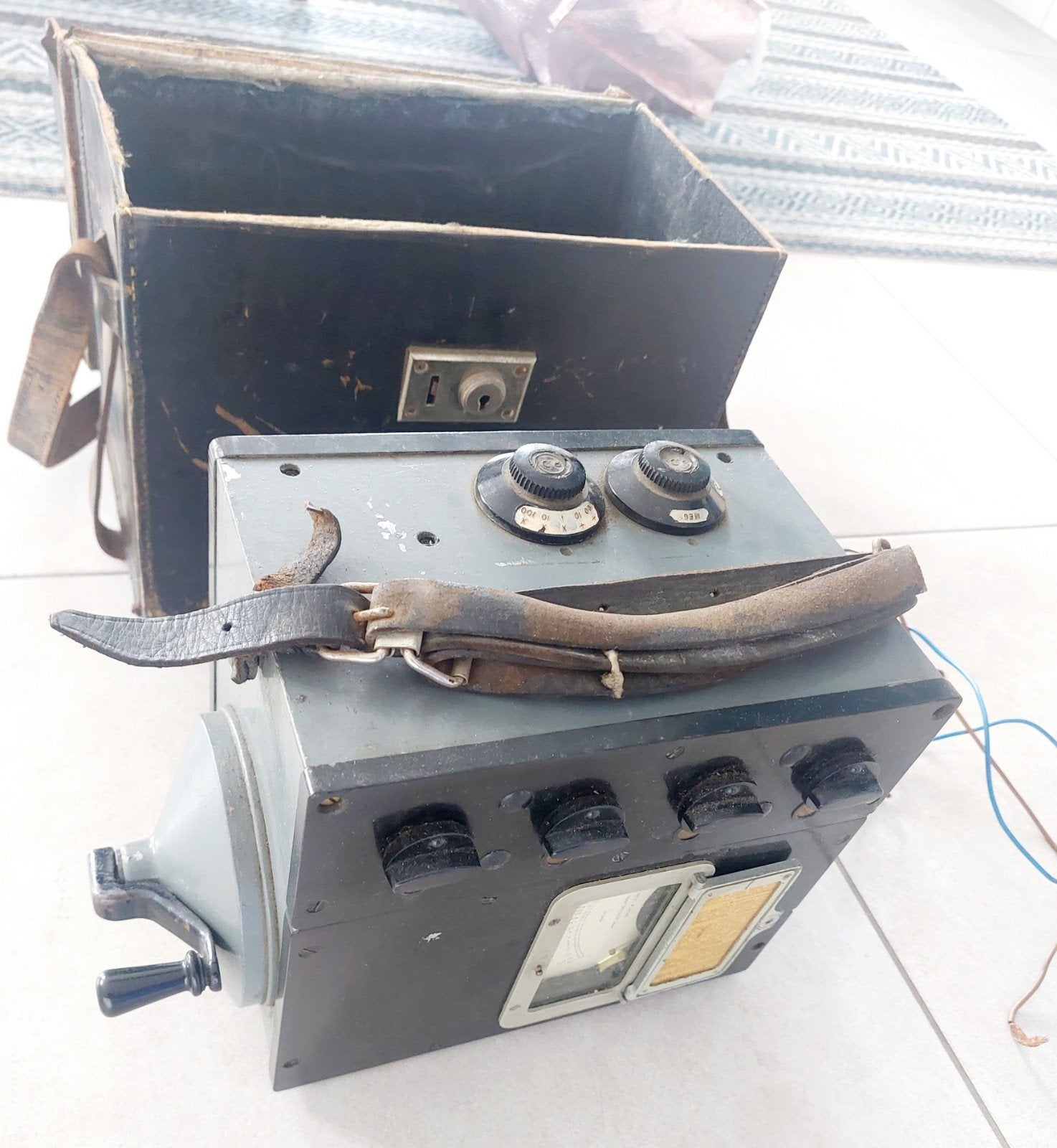 Vintage megger/tester, Ophalen