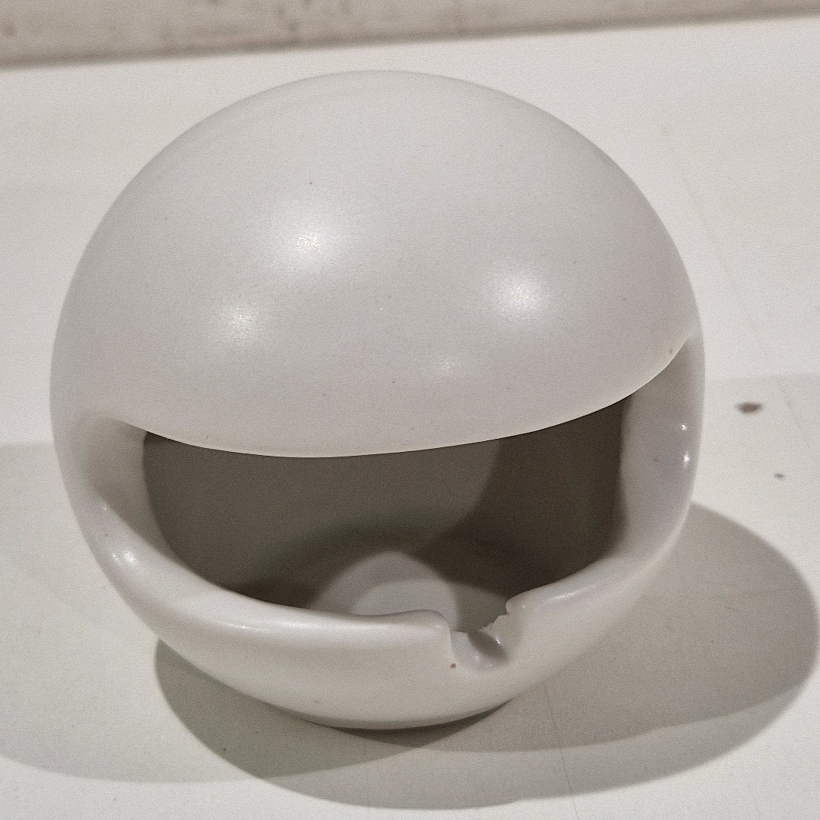 Marisa italy space age asbak , helm motief wit , gestempeld, Ophalen of Verzenden