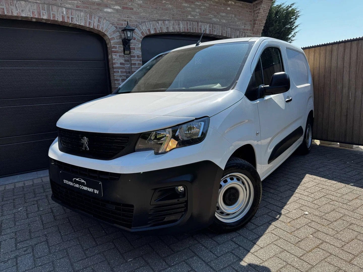 Peugeot Partner | 3 ZIT | NAVI | CARPLAY | A/C | CRUISE CONT, Auto's, 75 kW, Stof, Gebruikt, Euro 6