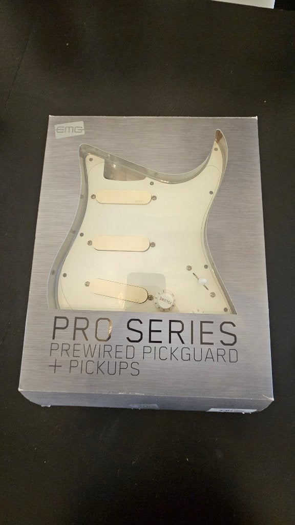 Set micros guitare EMG DG20 actif pré-câblé, Musique & Instruments, Instruments à corde | Guitares | Électriques, Comme neuf, Solid body