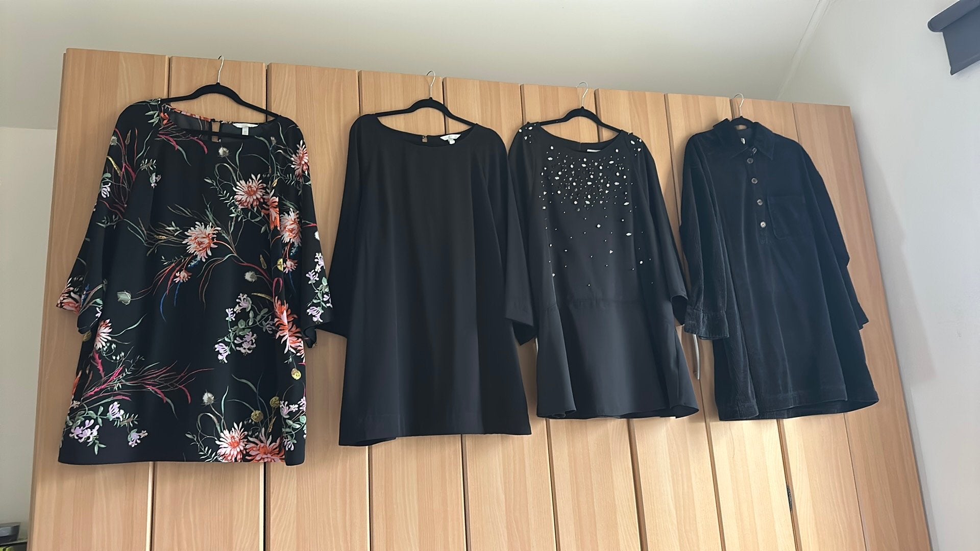 4 robes noires XL, Enlèvement ou Envoi, Comme neuf