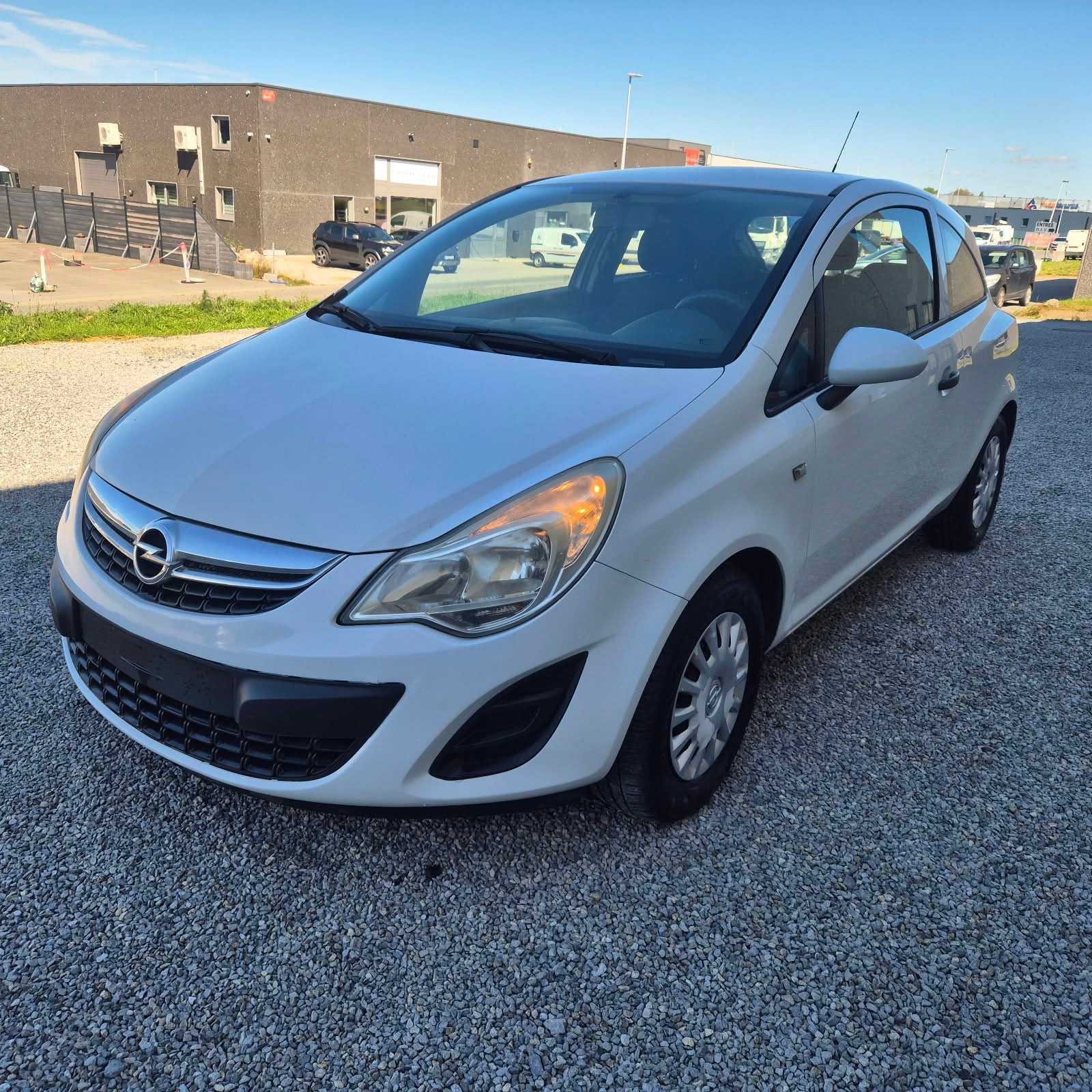 Opel corsa 1.2 ess 2011 153000km pression d’eau, Autos, Entreprise, Achat, Corsa