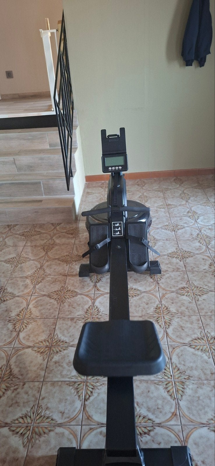 Roeitrainer met waterweerstand nieuwprijs 1199, Sport en Fitness, Fitnessapparatuur, Ophalen, Zo goed als nieuw, Benen, Roeitrainer