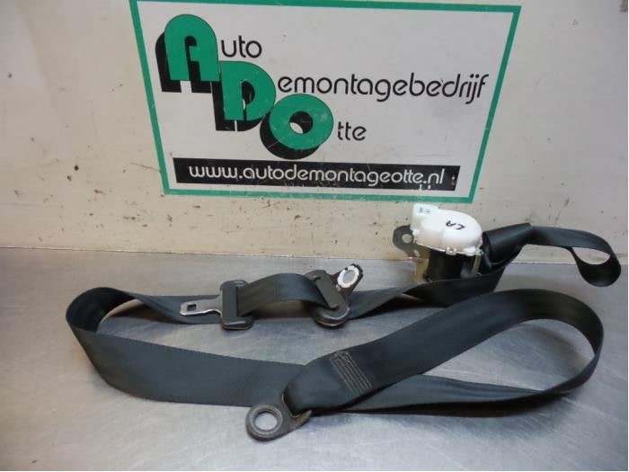 Ceinture de sécurité arrière gauche d'un Peugeot 107 (107, -, 3 mois de garantie, Utilisé, -