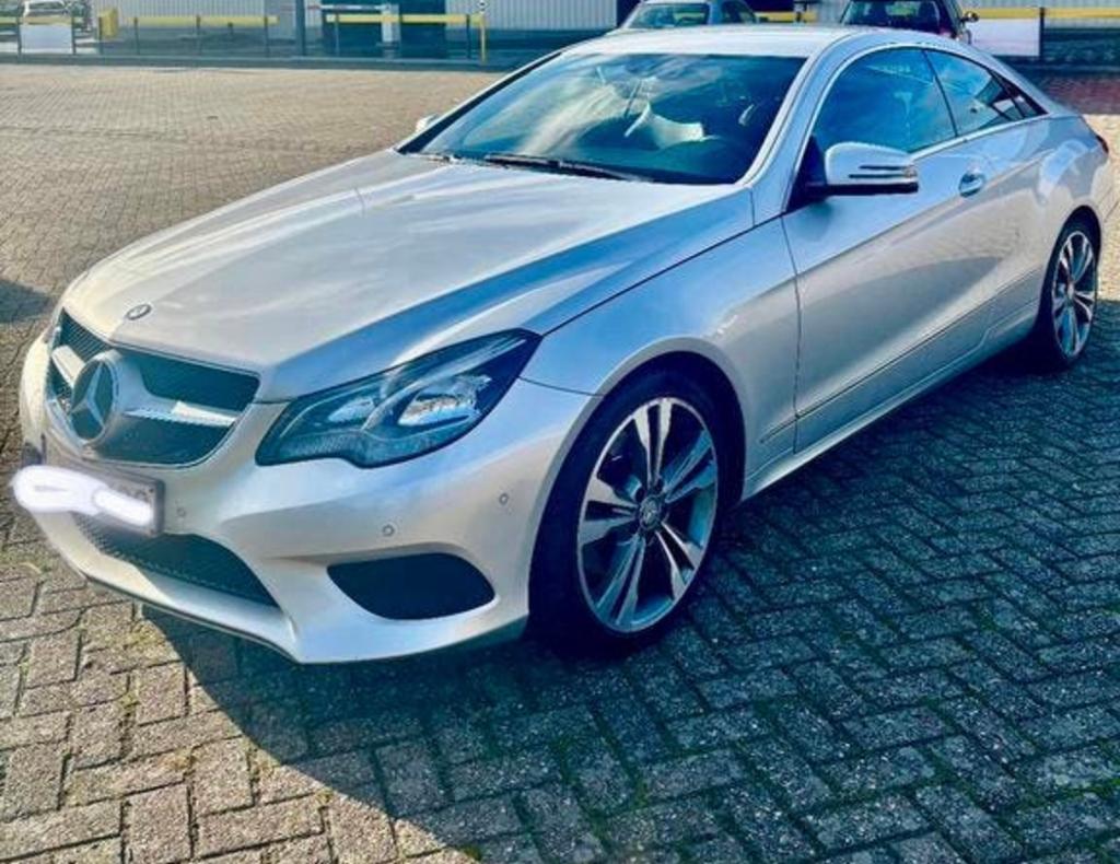 Mercedes E220 Coupé AUT 2015 Full Option Dealer Onderhouden, Automaat, 4 zetels, Achterwielaandrijving, 4 cilinders