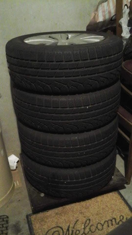 Winterbanden Pirelli 215/55 R16 98H, Auto-onderdelen, Banden en Velgen, Ophalen, 215 mm, 16 inch, Banden en Velgen