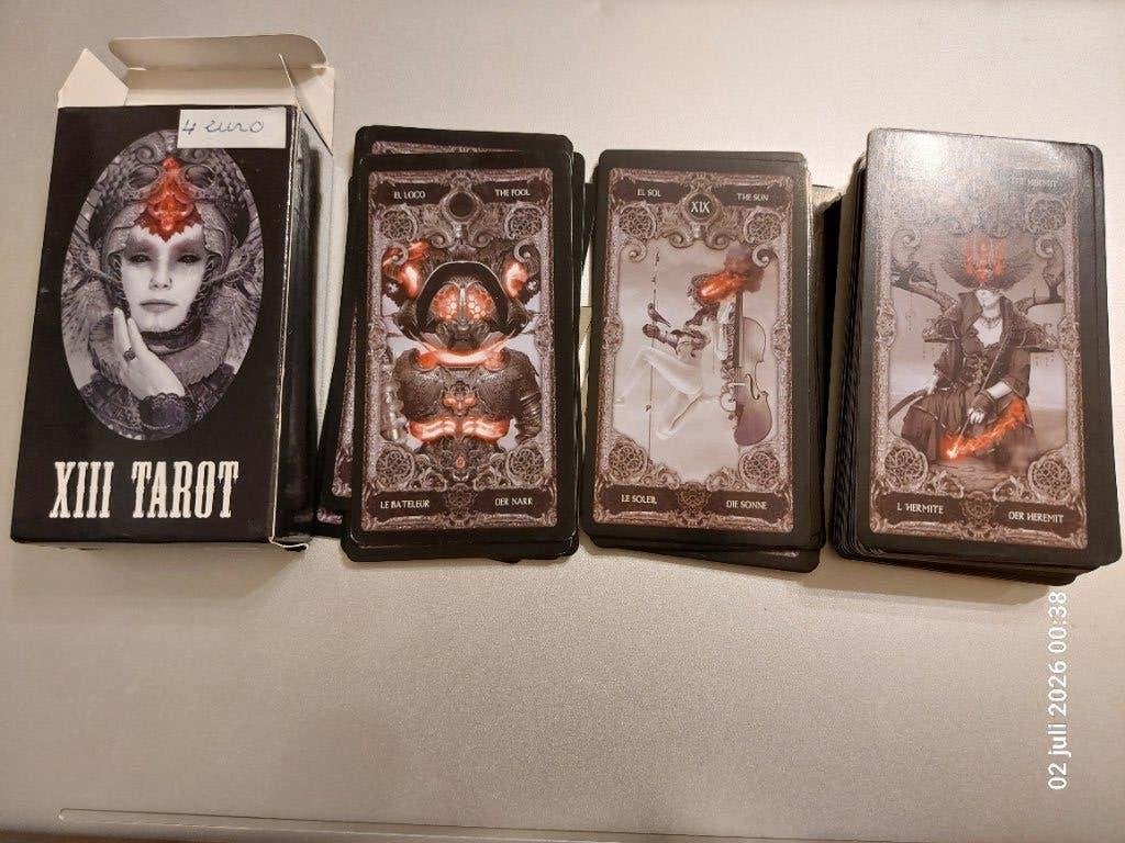 XIII  Tarot, Ophalen