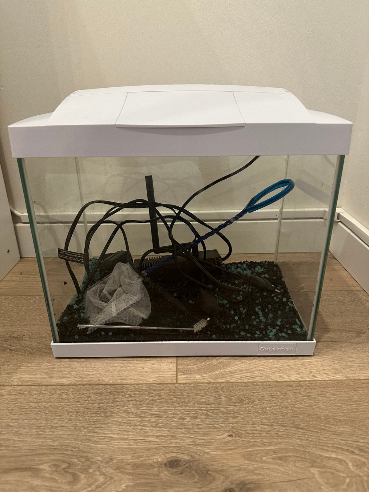 Superfish Aquarium Start 20 blanc, Animaux & Accessoires, Poissons | Aquariums & Accessoires, Comme neuf, Gravier, Sable ou Substrat