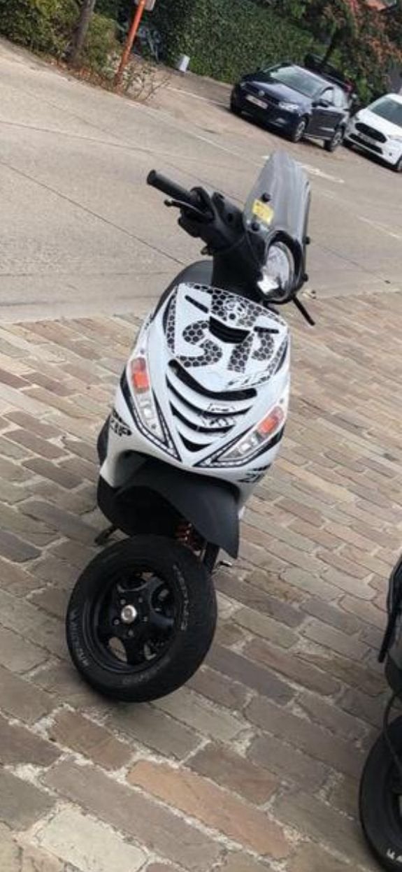 Zip 2-takt, b klasse, 50cc , watergekoeld (LC) !!!, Fietsen en Brommers, Ophalen, Tweetakt, Zip, 50 cc