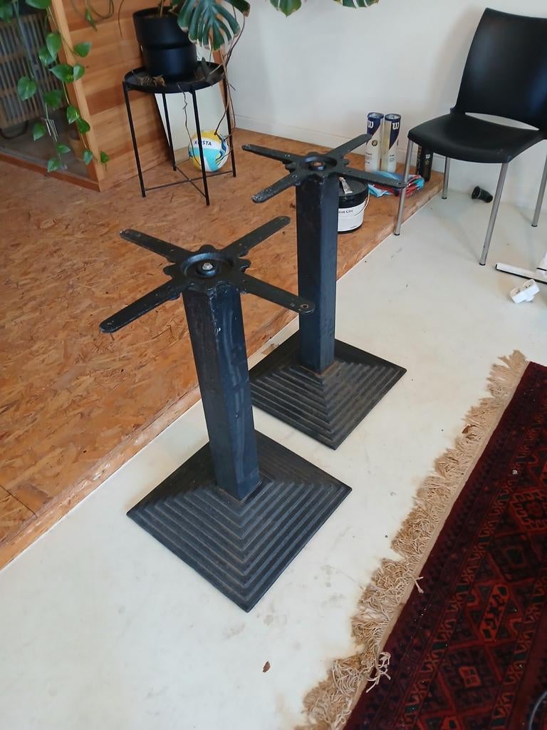 Gietijzeren tafelpoten, Ophalen
