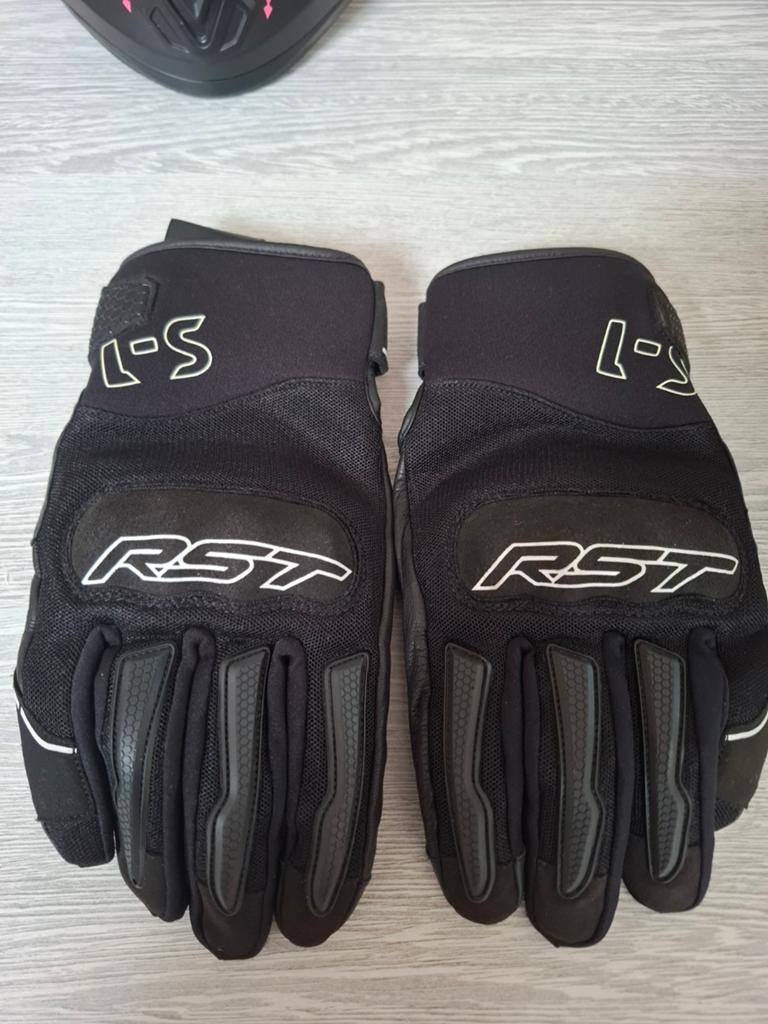 A vendre gants RST neuve, Motos, Enlèvement, Gants