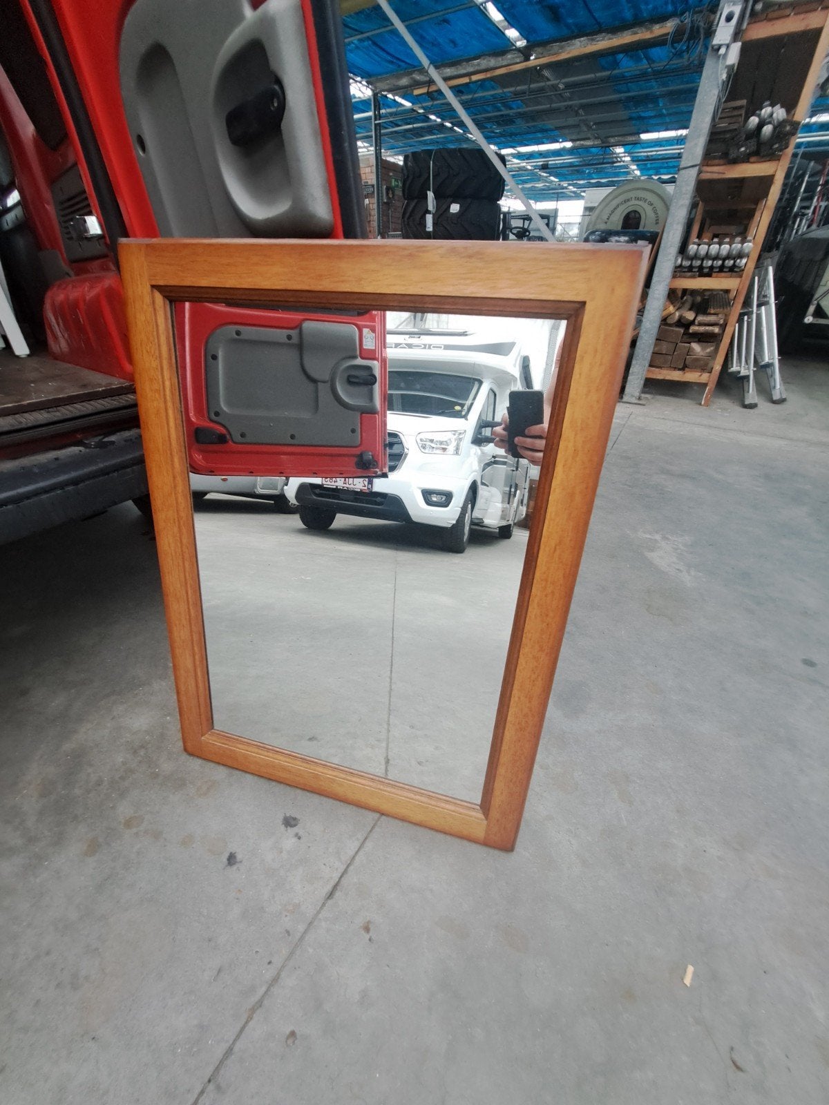 Superbe miroir mural avec cadre en bois — 81 x 61 cm (comme, Maison & Meubles, Accessoires pour la Maison | Miroirs, Moins de 100 cm