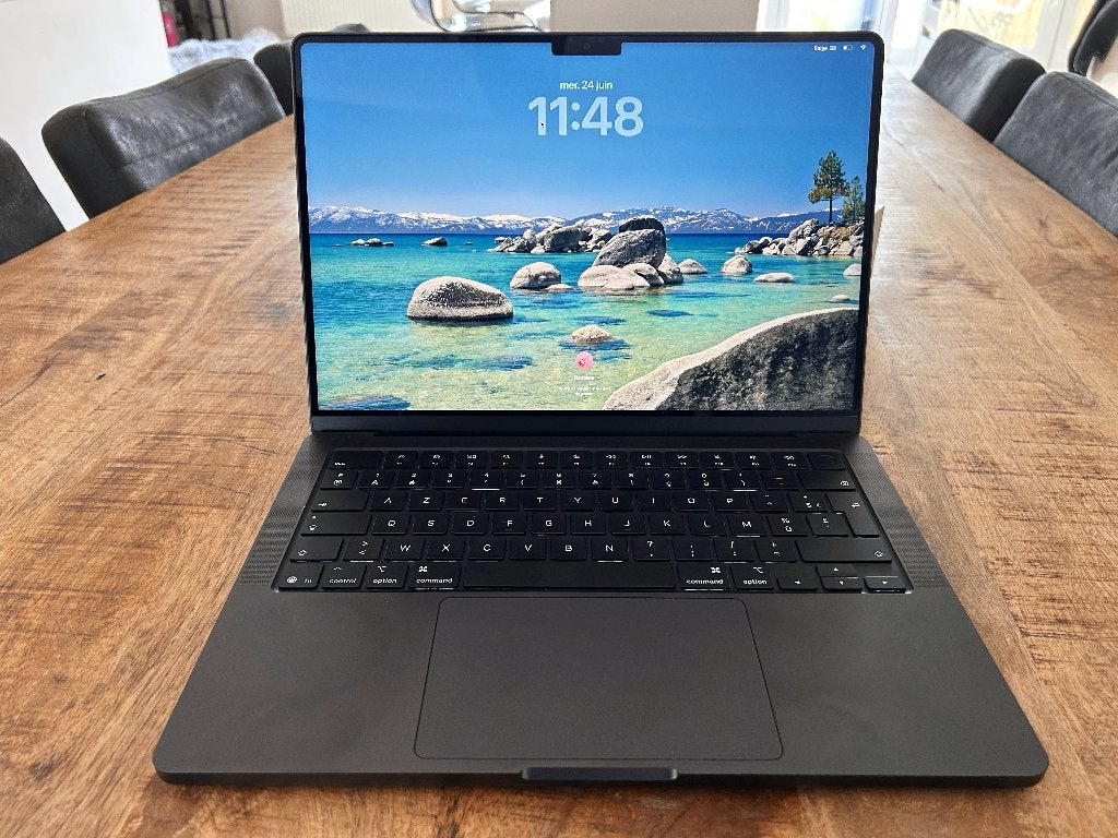 APPLE MACBOOK PRO 14" M5 – NEUF (2 MOIS) - 100% BATTERIE, Autres tailles, 512 GB, Comme neuf, 4 Ghz ou plus