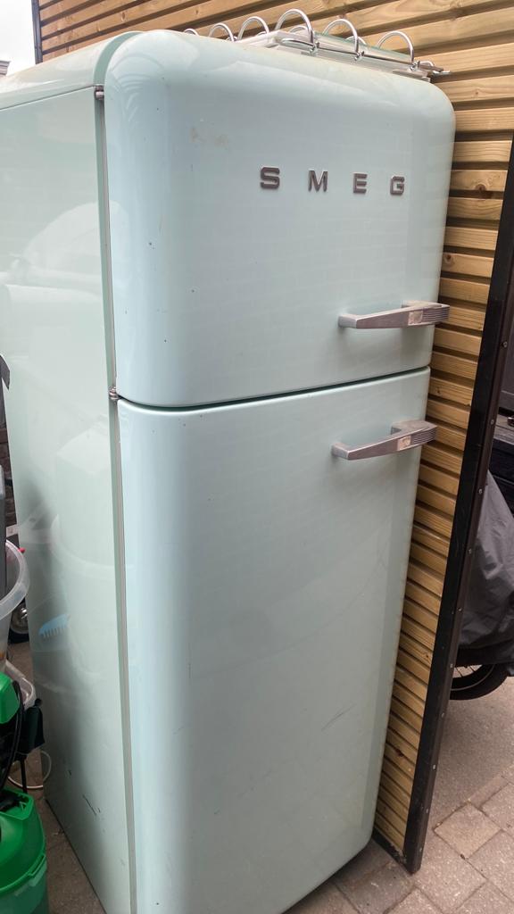 smeg frigo met diepvriesvak, Elektronische apparatuur, Ophalen, Zo goed als nieuw