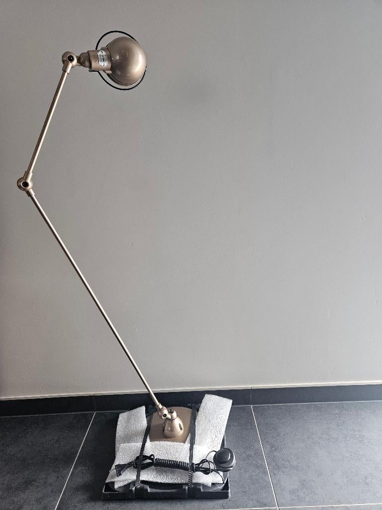 Jielde - Lampe sur pied - SIGNAL SI833 - S/N 413986, Maison & Meubles, Lampes | Lampadaires, Comme neuf, 100 à 150 cm, Métal, Enlèvement ou Envoi