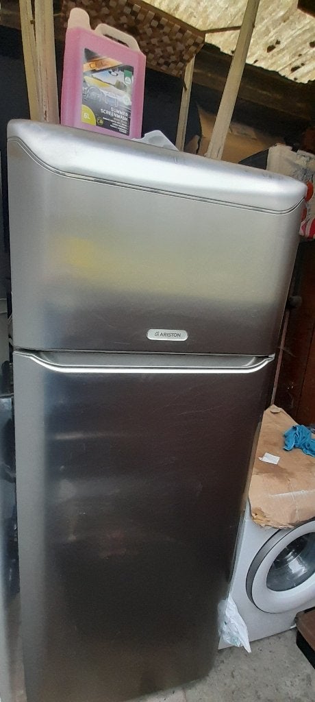 Congélateur frigo fonctionne très bien, Electroménager, Enlèvement, Utilisé, Classe énergétique A ou plus économe, 95 cm ou plus