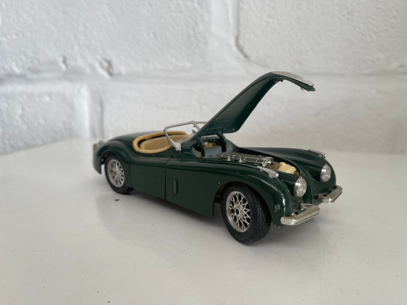 Bburago Jaguar XK120 Roadster–British Racing Green Metalen, Ophalen of Verzenden, Zo goed als nieuw