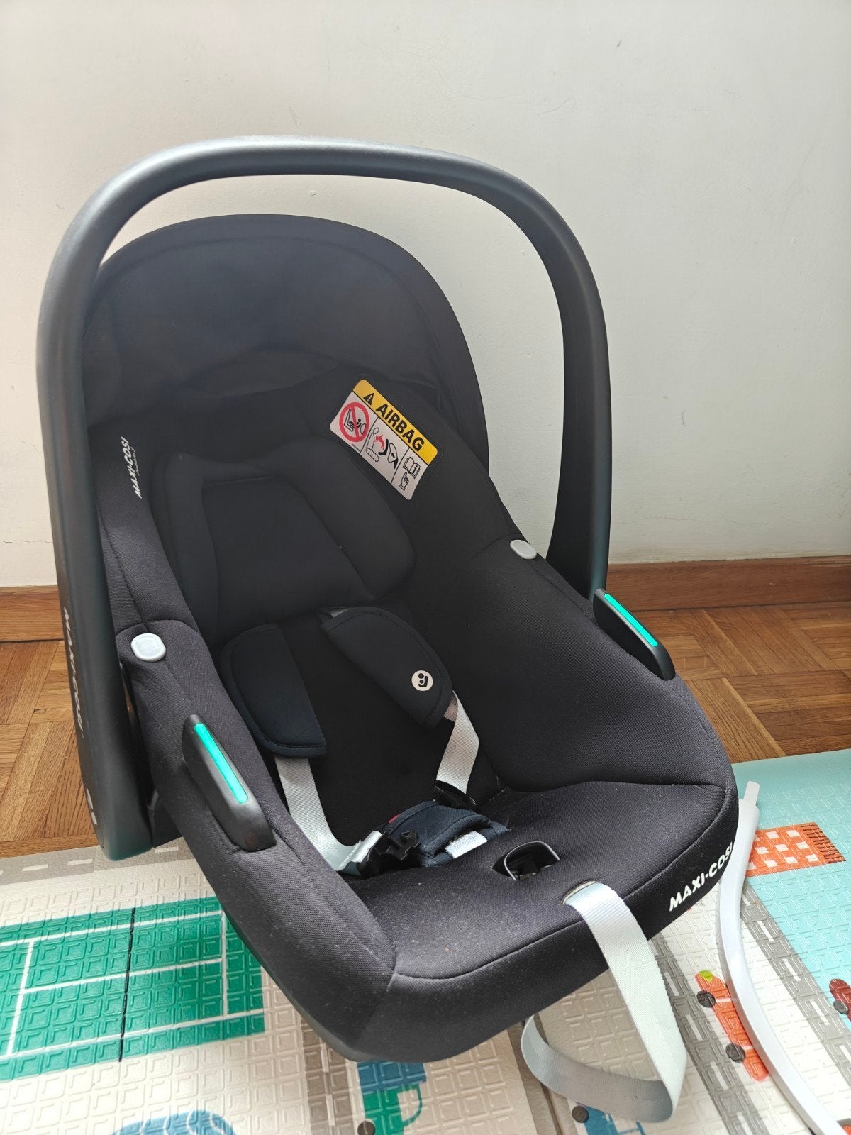 Maxi-Cosi Pebble S – Tonal Black + newborn inleg, Ophalen, Zo goed als nieuw, Maxi-Cosi, Autogordel