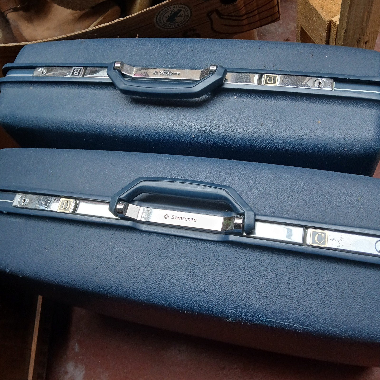 Twee grote koffers met wieltjes, Handtassen en Accessoires, Koffers, Ophalen, Wieltjes