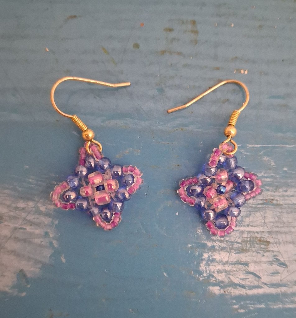 zelfgemaakte oorbellen, Handtassen en Accessoires, Oorbellen, Ophalen of Verzenden, Zo goed als nieuw, Roze, Hangers