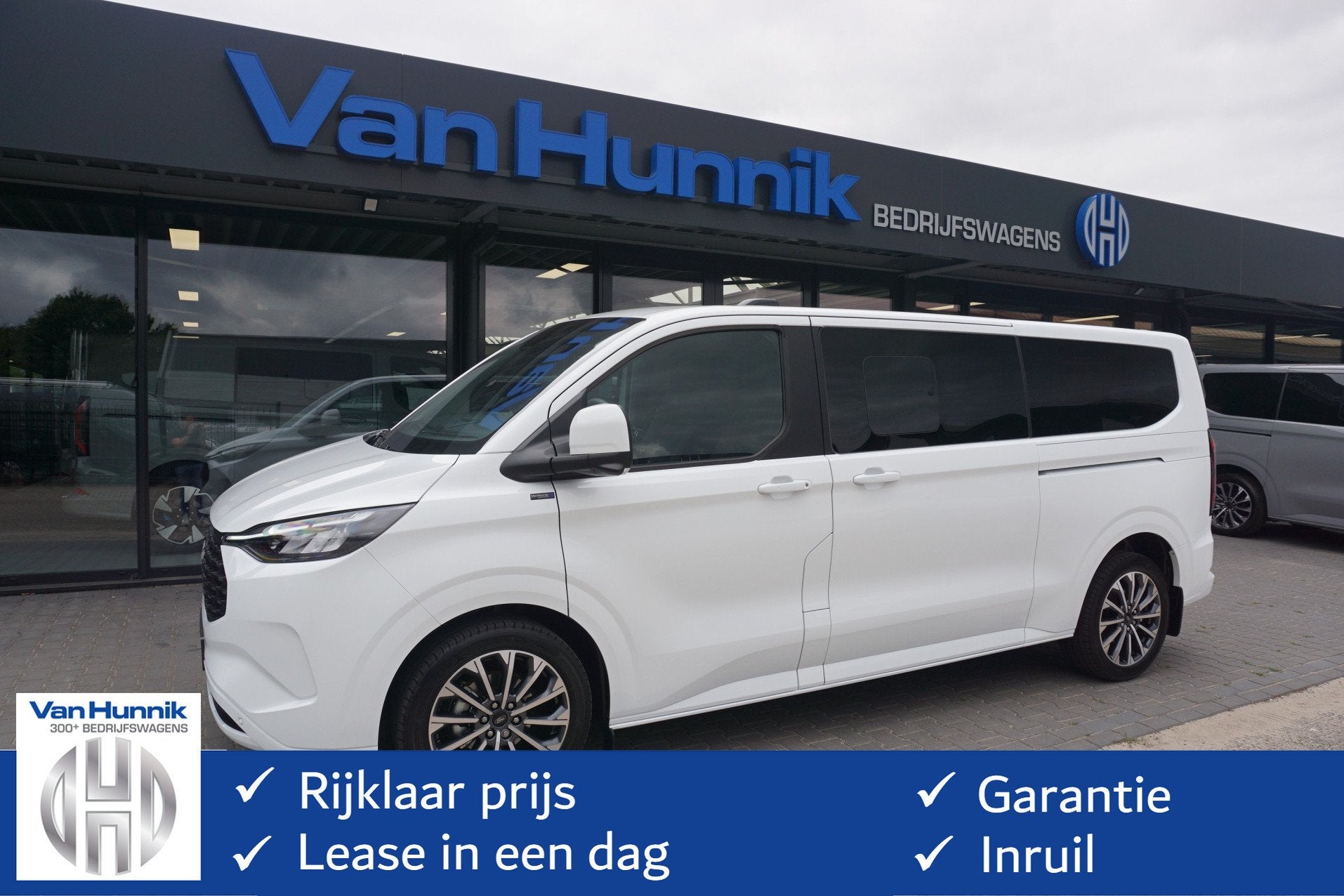 Ford Transit Custom Tourneo 340L 2.5 PHEV 233PK Titanium X P, Auto's, Bestelwagens en Lichte vracht, Parkeersensor, 4 cilinders