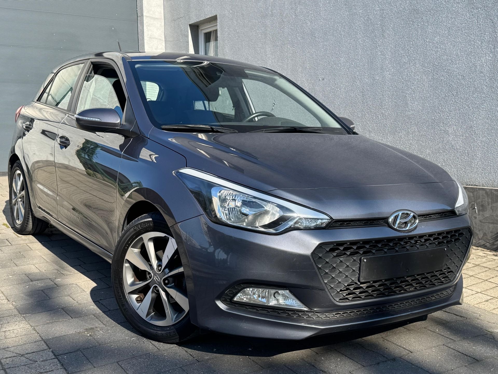 Hyundai I20 1.4i benzine automaat 2018 navigatie, Gebruikt, Euro 6, Bedrijf, 5 zetels