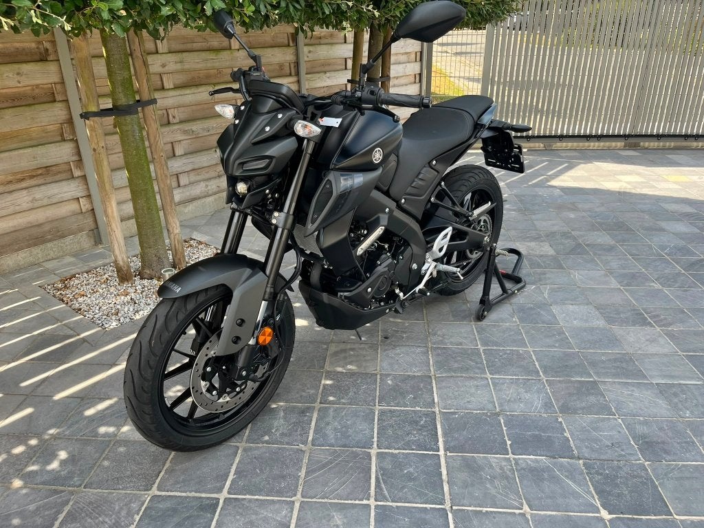 Yamaha MT-01 125cc 6/2025 **900km** Tech black**, Nieuw, Bedrijf, 11 kW of minder, Handgeschakeld
