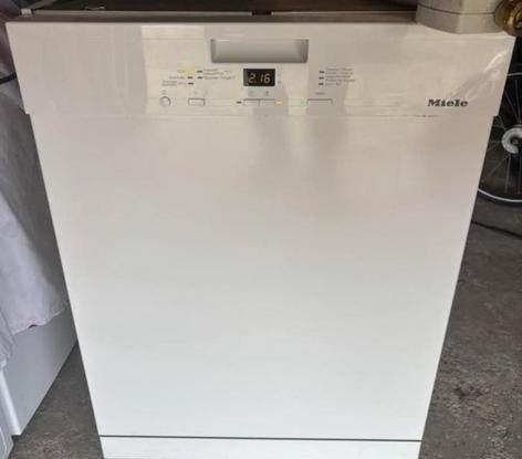 Miele onderbouw vaatwasser, Elektronische apparatuur, Vaatwasmachines, Ophalen, Zo goed als nieuw