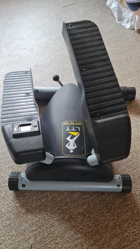 Lateral Thigh Trainer - Step, Sport en Fitness, Ophalen, Gebruikt, Stepapparaat, Metaal