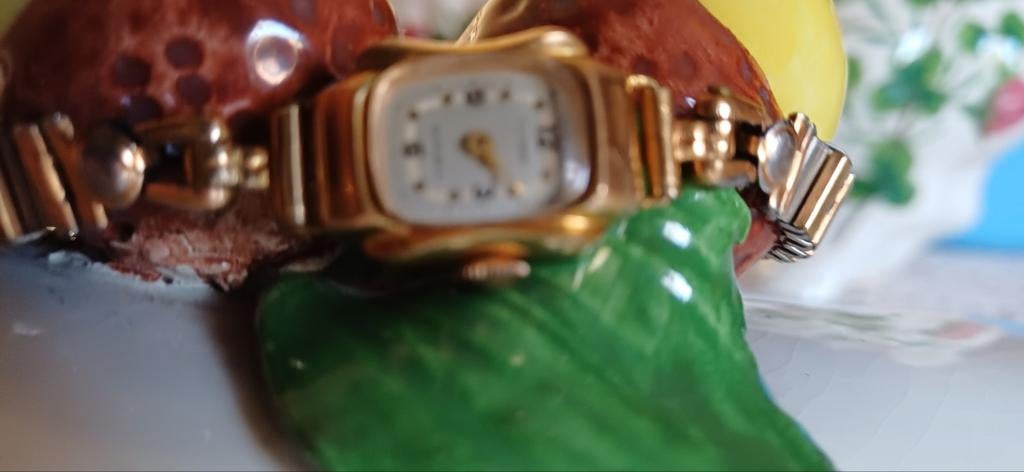 Dames uurwerk zeer oud plaque goud, Handtassen en Accessoires, Horloges | Dames, Ophalen