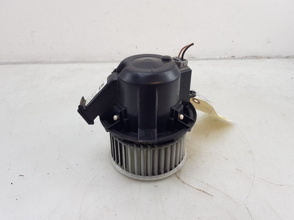 VENTILATEUR RADIATEUR MOTEUR Renault Twingo III (AH), Renault, Utilisé, Peter-Huppertz-Straße 5
51063  Köln, DE, Dialog.deutschland@renault.de