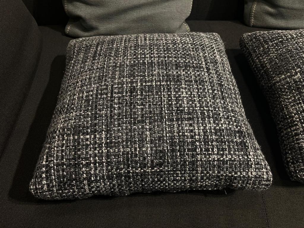 Originele Minotti Kussens Zwart/Wit NP €750 p/st, Ophalen of Verzenden, Zo goed als nieuw, Grijs, Vierkant