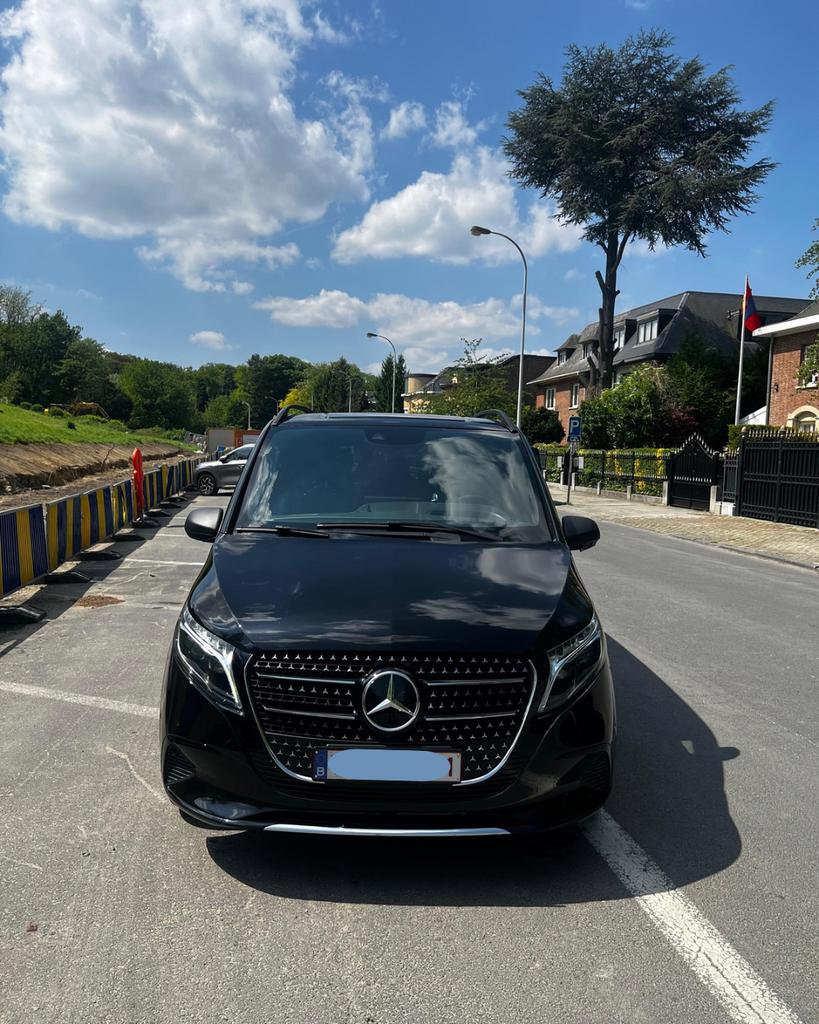 Mercedes Benz Vito tweedehands uit het jaar 2020, Automaat, 4 deurs, 1995 cc, Zwart