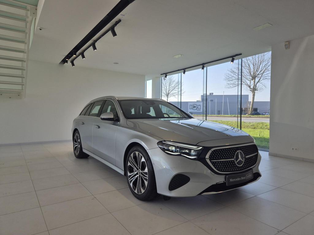 Mercedes-Benz E-Klasse 300 E Break Luxury Line | Distronic |, Auto's, Automaat, Gebruikt, 4 cilinders, 313 pk