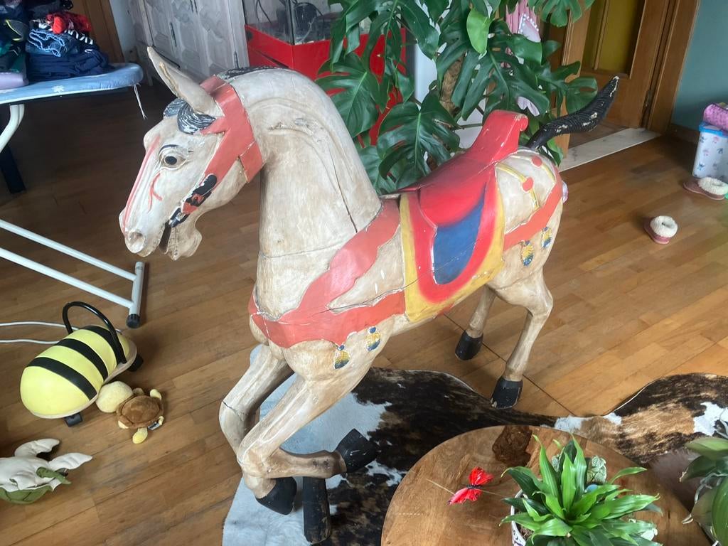 Houte paard, Enlèvement