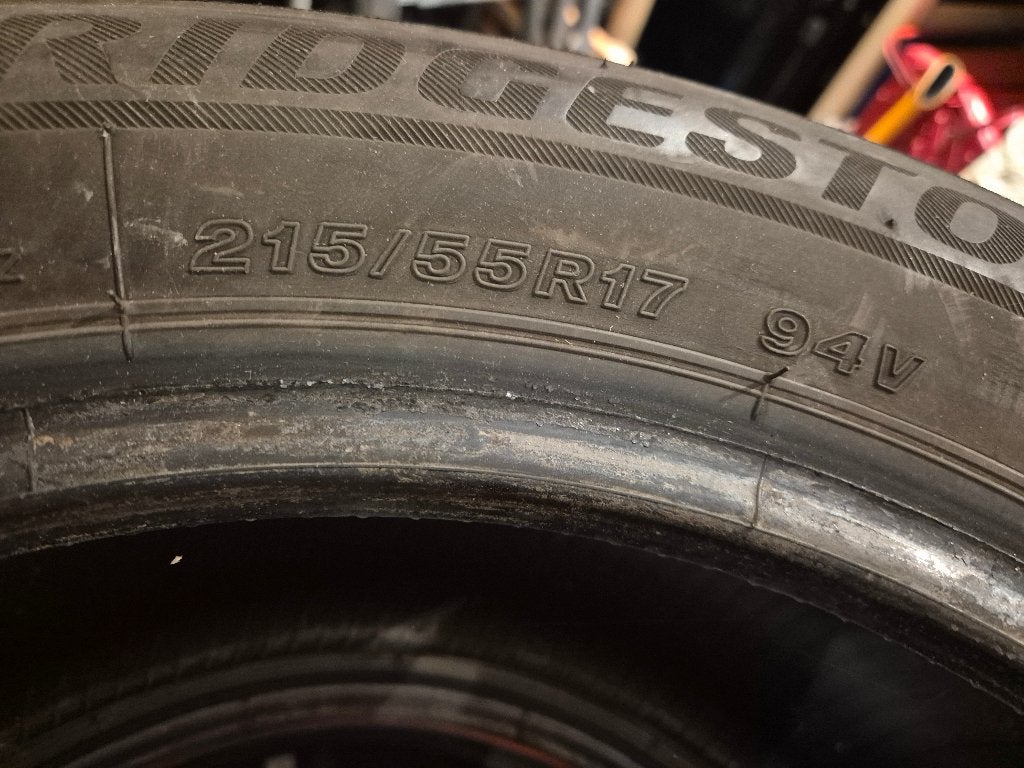 4 pneus d'hiver BRIDGESTONE BLIZZAK, 215/55/R17 94V, Ophalen, 17 inch, Winterbanden, Band(en)
