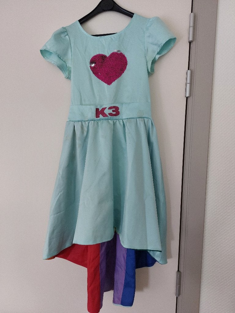 K3 Verkleedjurk Love Cruise Maat 134, Kinderen en Baby's, Kinderkleding | Maat 134, Ophalen, Zo goed als nieuw, Studio 100, Meisje