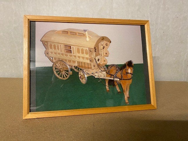 Photo dans un cadre en verre d'une caravane gitane, Enlèvement ou Envoi, Comme neuf