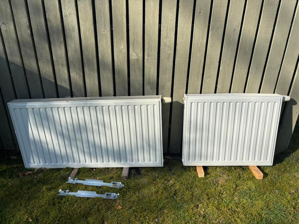 2 Radiatoren Radson, Ophalen, 30 tot 80 cm, Gebruikt, Radiator