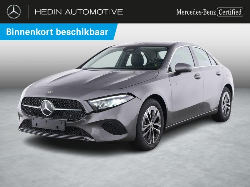 Mercedes-Benz A-Klasse 180 Berline Luxury Line | Verwarmde Z, Auto's, 4 deurs, Stof, Gebruikt, 4 cilinders