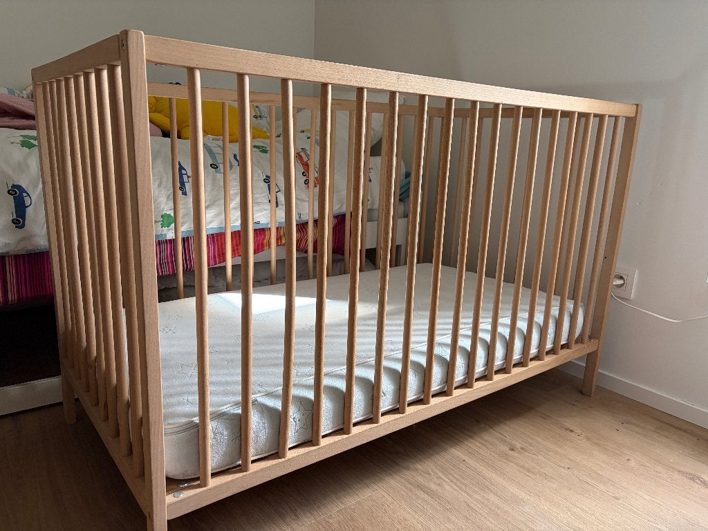 IKEA SNIGLAR babybedje + gratis matras, Matelas, Moins de 70 cm, Comme neuf, Enlèvement