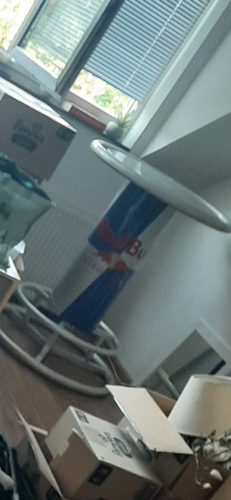 table redbull, Enlèvement, Utilisé, Vindet, Moins de 4 chaises