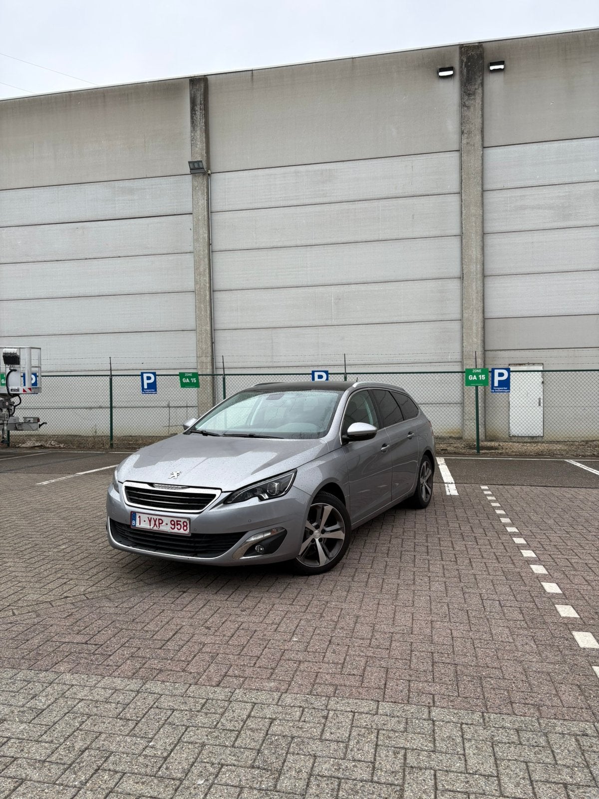 Peugeot 308 SW/Export/2014/1.2 Puretech, Argent ou Gris, Achat, 5 portes, Break