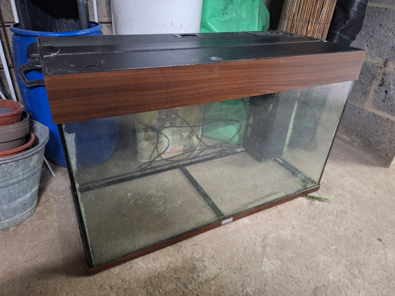 Aquarium 200l équiper avec deux deco, Aquarium vide, Enlèvement, Utilisé, Chauffage