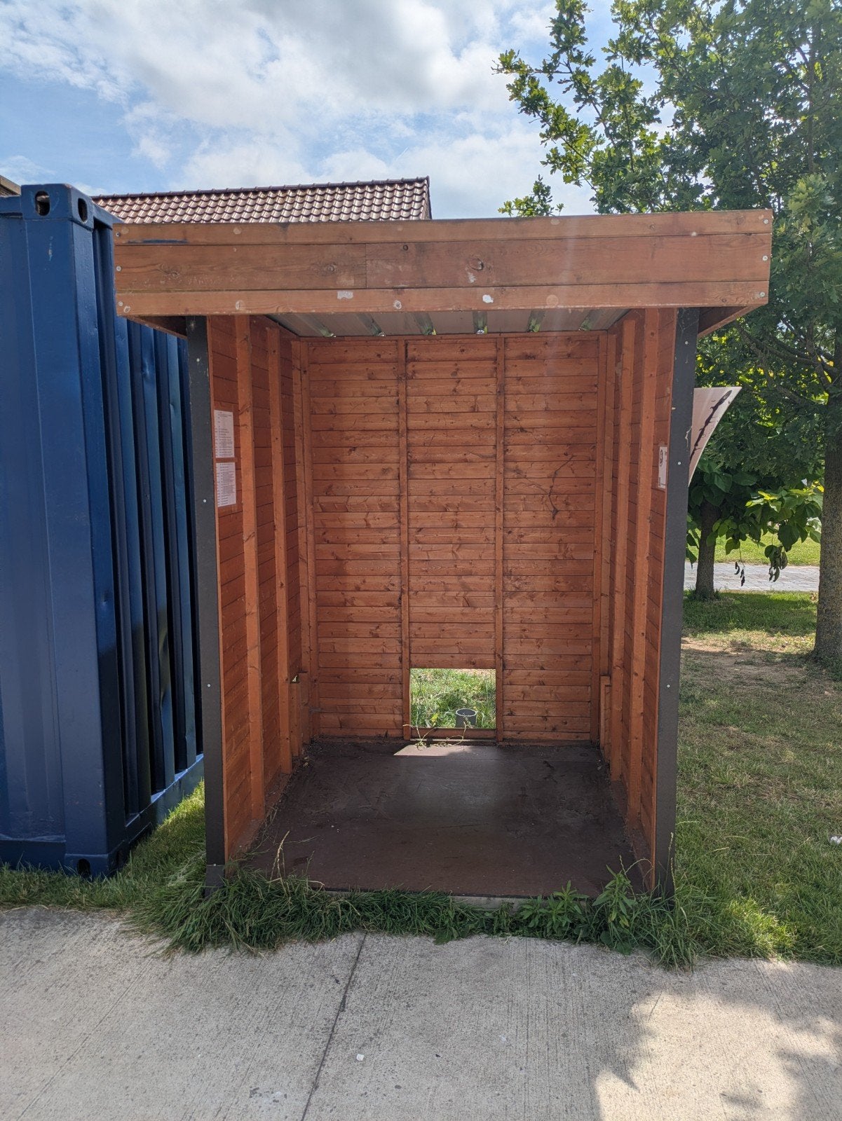 Abri pour distributeur automatique, Jardin & Terrasse, Enlèvement