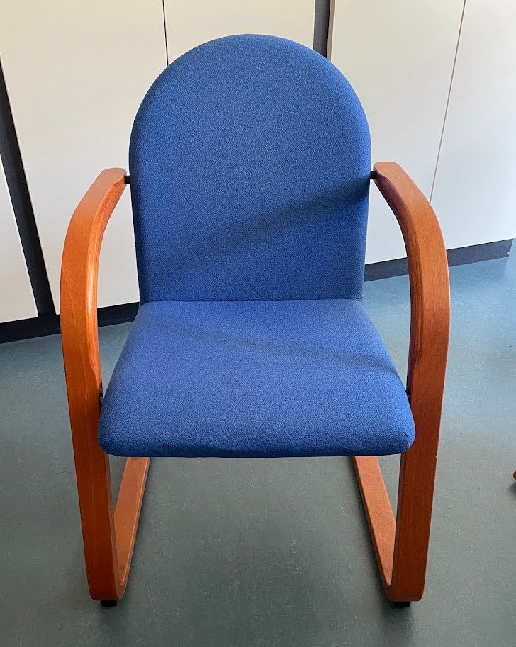 chaise avec accoudoir en bois, Maison & Meubles, Chaises, Trois, Bois, Comme neuf, Enlèvement