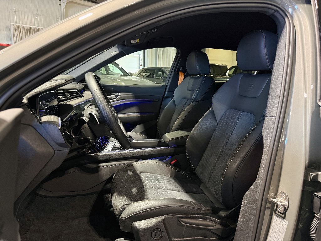 Audi E-Tron 55 Sportback Quattro S-Line « Édition noire », Autos, Achat, Euro 6, Entreprise, Entretenue par le concessionnaire
