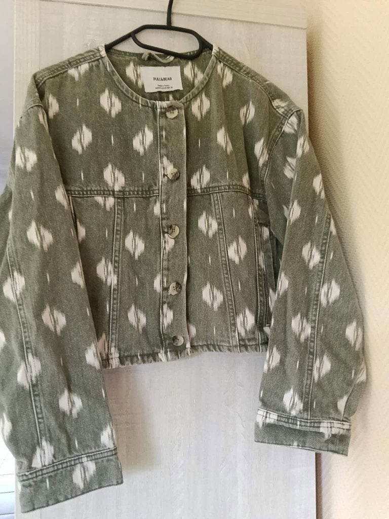 vest / jasje kort model Pull & Bear Medium, Maat 38/40 (M), Overige kleuren, Ophalen of Verzenden, Zo goed als nieuw